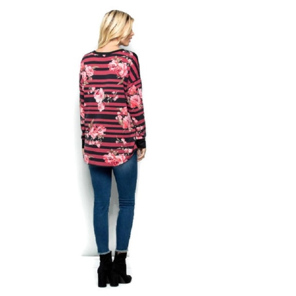 Floral Contrast Long Sleeve Top w/ Front Pocket - Picture 8 of 8